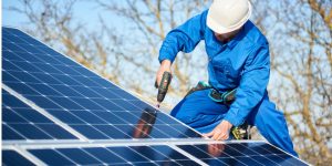 Installation Maintenance Panneaux Solaires Photovoltaïques à Saligos
